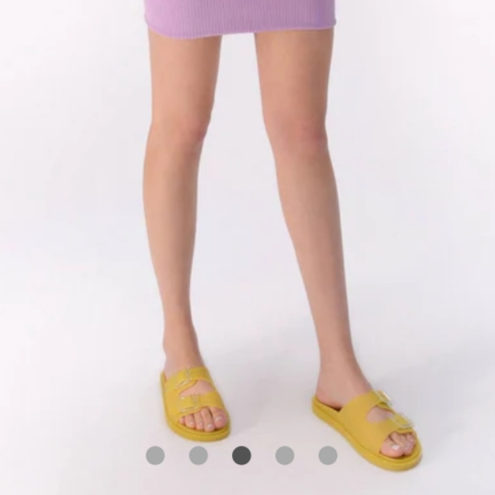 Melissa yellow size 6 jelly flip flops - Picture 5 of 6